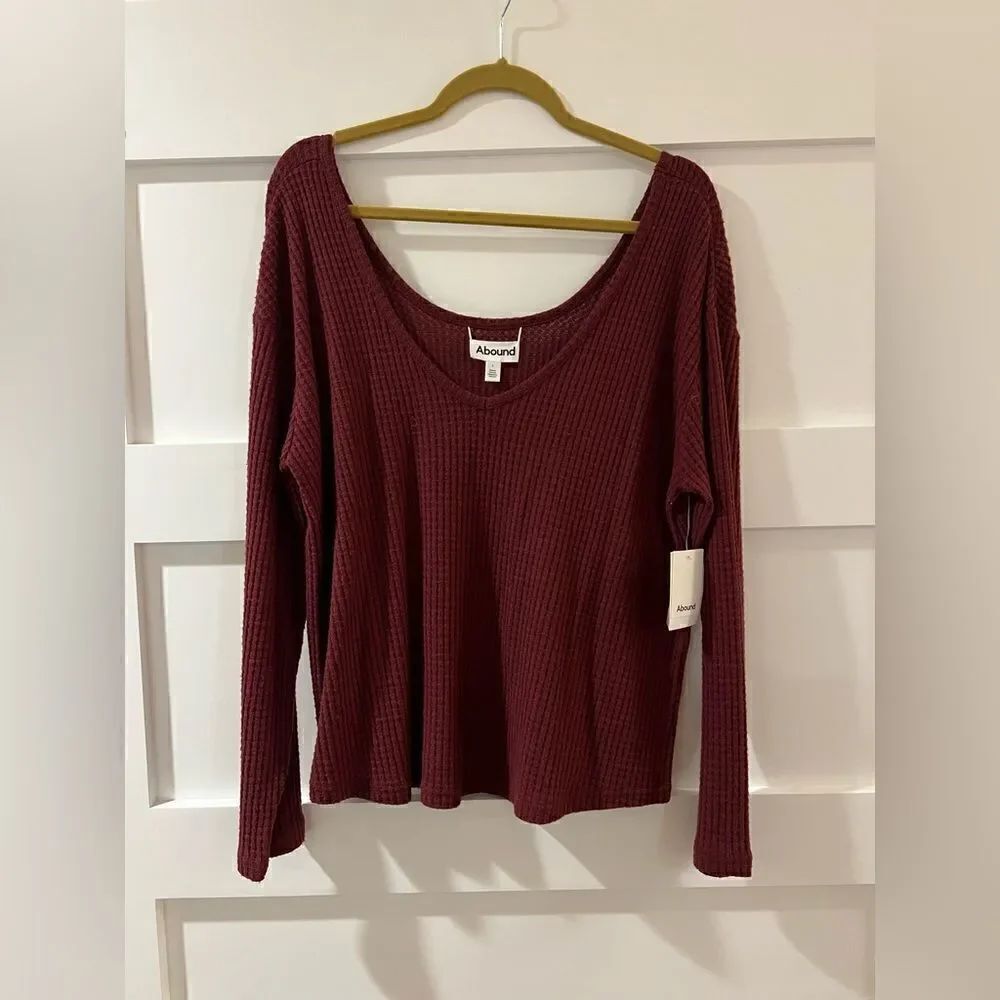 Abound off the shoulder garnetāwaffle style blouse sizeāL